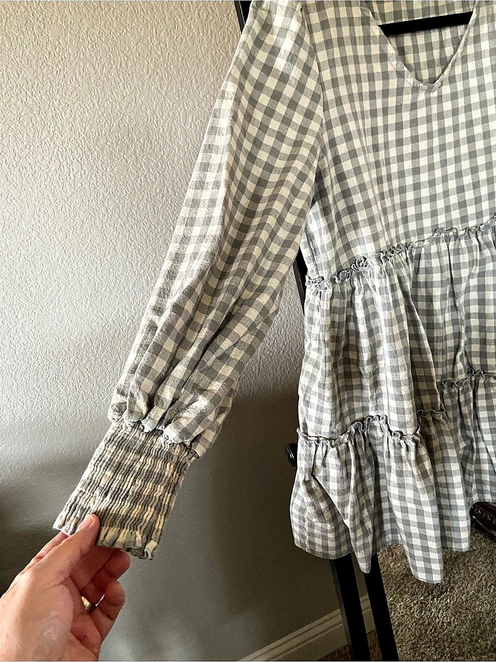 Hayden Los Angeles Smocked Cuff V Neck Tiered Plaid tunic top Large - Picture 6 of 7